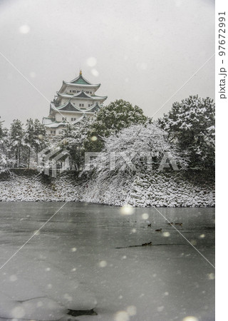 《愛知県》雪の名古屋城 97672991