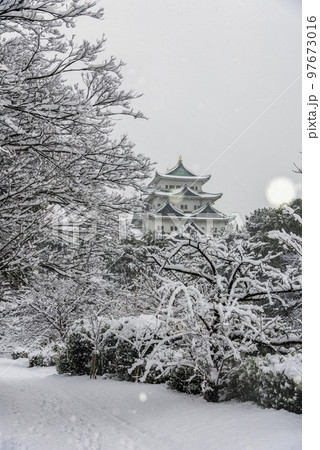 《愛知県》雪の名古屋城 97673016