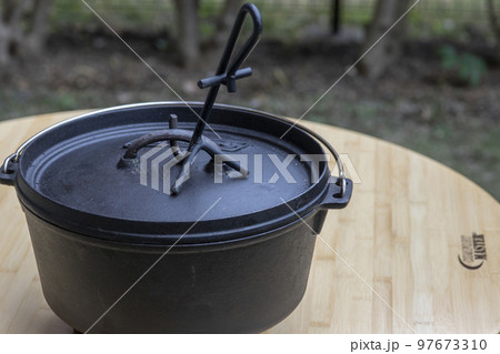 ダッチオーブン　のイメージ画像 97673310