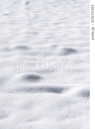 雪の背景 97674365