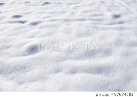 雪の背景 97674382