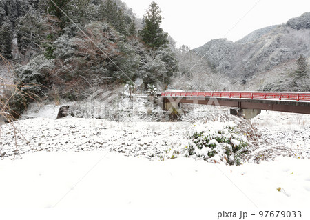 雪の降った別府峡 97679033