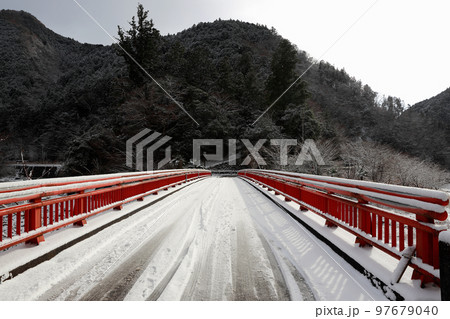 雪の降った別府峡 97679040