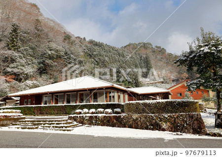 雪の降った　べふ峡温泉 97679113