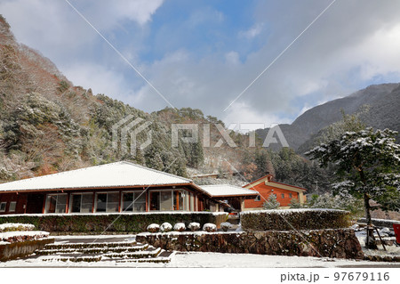 雪の降った　べふ峡温泉 97679116