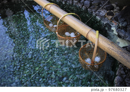 草津温泉に行ったら温泉たまごを 草津温泉に行ったら温泉たまごを 97680327