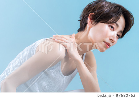 女性 ビューティー 美容 UVケア スキンケア 女性 ビューティー 美容 UVケア スキンケア 97680762