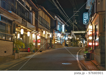 【洞川温泉 洞川 (夜)】 奈良県吉野郡天川村洞川 【洞川温泉 洞川 (夜)】 奈良県吉野郡天川村洞川 97680901