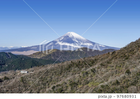 箱根駒ヶ岳　富士山展望広場から望む富士山 97680931