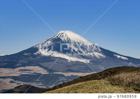 箱根駒ヶ岳　富士山展望広場から望む富士山 97680959