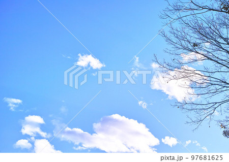 青空と雲イメージ 97681625