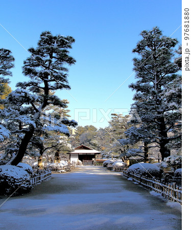 雪の縮景園 雪の縮景園 97681880