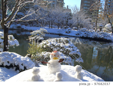 雪の縮景園 雪の縮景園 97682037