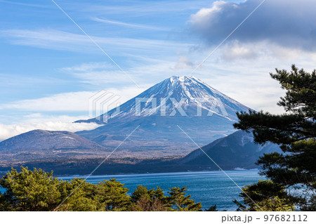 中ノ倉から見る富士山 97682112