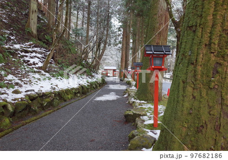 奥宮の参道から神門風景_總本社貴船神社 奥宮の参道から神門風景_總本社貴船神社 97682186