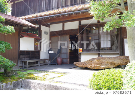 鉄の歴史博物館の玄関の景色 97682671