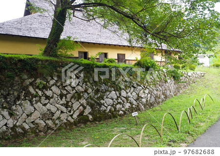 たたら製鉄高殿の建物の景色 たたら製鉄高殿の建物の景色 97682688