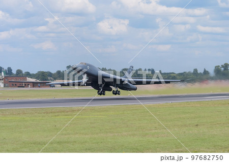アメリカ空軍B-1Bランサー超音速爆撃機 アメリカ空軍B-1Bランサー超音速爆撃機 97682750