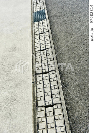 側溝の蓋 グレーチング 側溝の蓋 グレーチング 97682814