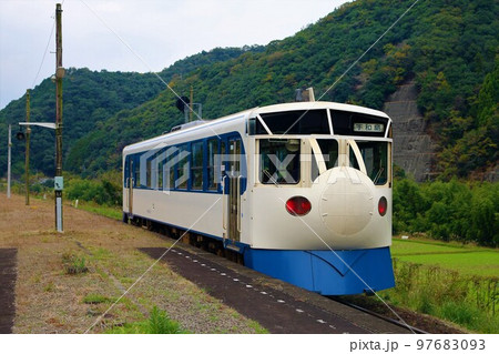 【JR四国】予土線江川崎駅 キハ32形〜鉄道ホビートレイン〜 97683093
