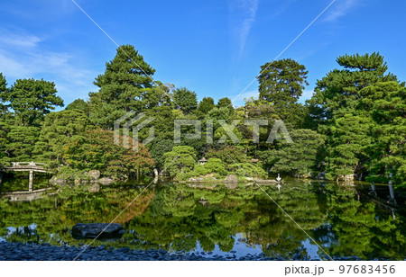 【京都】京都の中心、京都御所 (京都御苑) 落ち着いた中に伝統と歴史が詰まっていました。 【京都】京都の中心、京都御所 (京都御苑) 落ち着いた中に伝統と歴史が詰まっていました。 97683456