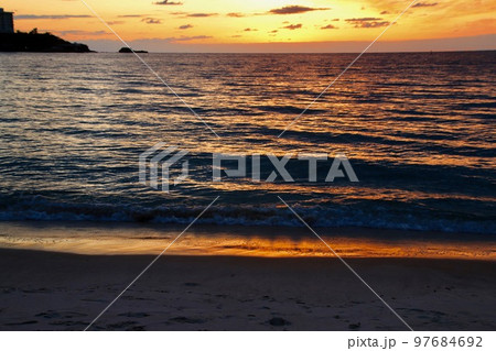 南紀白浜・夕日(和歌山県・白浜町) 南紀白浜・夕日(和歌山県・白浜町) 97684692