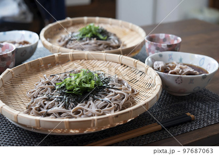 日本の食卓,ざる蕎麦,家庭料理,蕎麦,肉つけ蕎麦 97687063