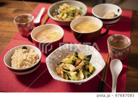 日本の食卓,八宝菜,中華炒め 97687085