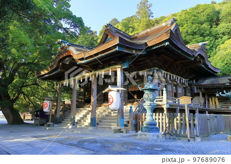 【香川県】初春の朝日が差す金刀比羅宮　こんぴらさん（御本宮拝殿・本殿） 97689076