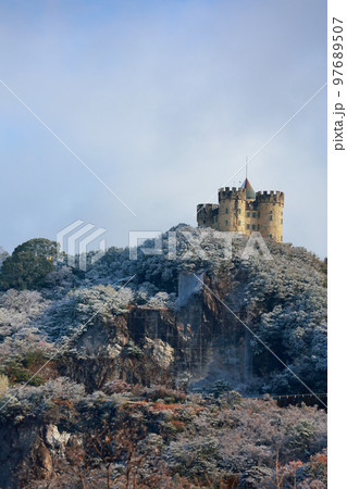 中世のお城 遊園地痕 中世のお城 遊園地痕 97689507