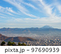 12月（冬） 甲府盆地と富士山 山梨県 97690939