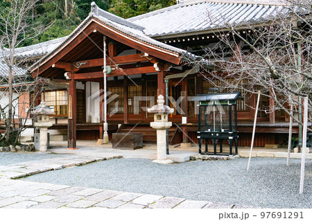大阪府高槻市の新西国霊場客番の南山安岡寺の御本堂 97691291