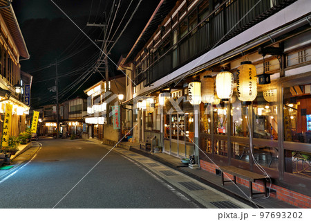 【洞川温泉 洞川 (夜)】 奈良県吉野郡天川村洞川 97693202