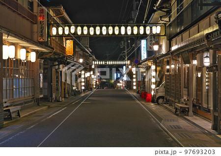【洞川温泉 洞川 (夜)】 奈良県吉野郡天川村洞川 【洞川温泉 洞川 (夜)】 奈良県吉野郡天川村洞川 97693203