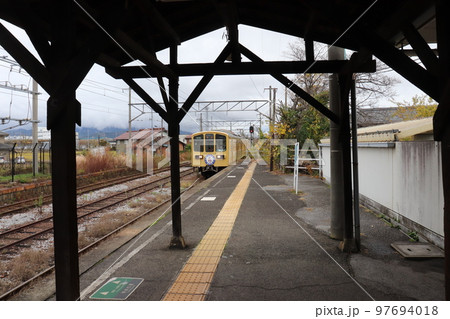 近江鉄道の電車　高宮駅　滋賀県　 97694018
