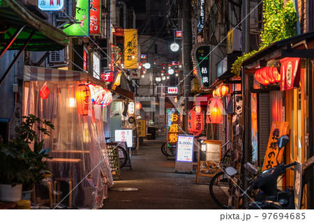 《東京都》赤羽駅前・ノスタルジックな飲み屋街 《東京都》赤羽駅前・ノスタルジックな飲み屋街 97694685
