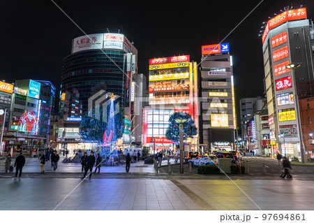 《東京都》赤羽駅前・繁華街の夜景 《東京都》赤羽駅前・繁華街の夜景 97694861
