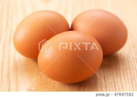 赤玉の平飼い卵 赤玉の平飼い卵 97697582