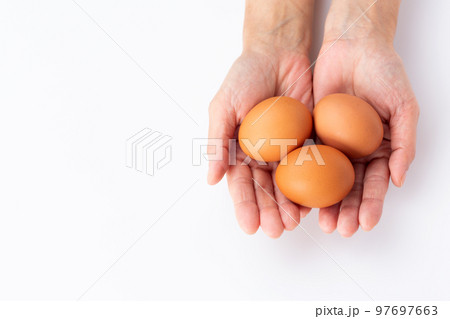 赤玉の平飼い卵 赤玉の平飼い卵 97697663