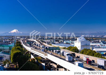 《埼玉県》美女木ジャンクションと富士山の風景・交通イメージ 97697729