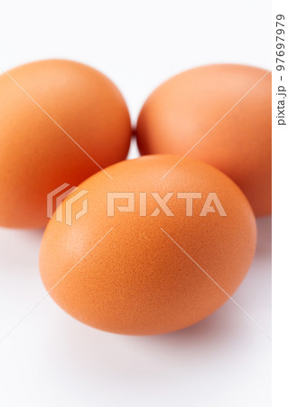 赤玉の平飼い卵 97697979