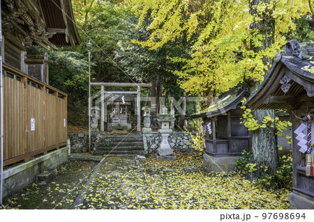 丹波篠山 黒岡春日神社 境内社 兵庫県丹波篠山市 丹波篠山 黒岡春日神社 境内社 兵庫県丹波篠山市 97698694