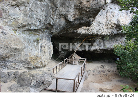 競秀峰 妙見窟  競秀峰 妙見窟  97698724