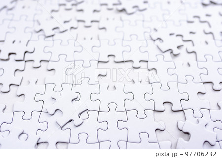 バラバラなジグソーパズルの背景テクスチャ　標準カラー 97706232