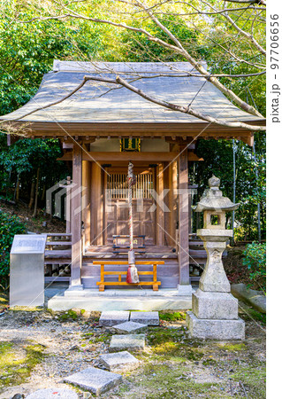 平安時代の女流歌人伊勢ゆかりの古刹の伊勢寺の金毘羅大権現 平安時代の女流歌人伊勢ゆかりの古刹の伊勢寺の金毘羅大権現 97706656
