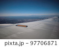 羽と富士山 97706871