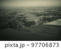 飛行機からの街並み 97706873