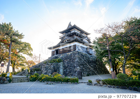 秋の丸岡城　福井県坂井市 97707229