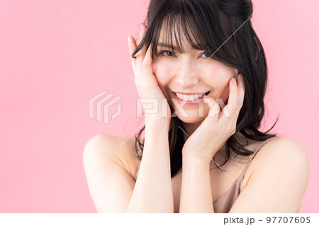 女性 ビューティー 美容 メイク スキンケア 女性 ビューティー 美容 メイク スキンケア 97707605