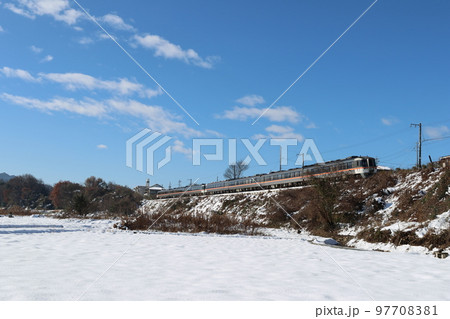 【JR東海】高山本線 キハ85系「ひだ」（坂祝〜美濃太田） 97708381